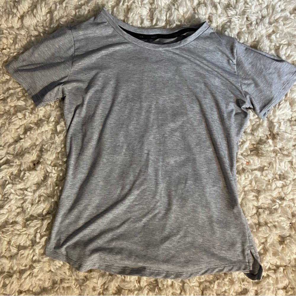 Nike Grey Women’s Dry-Fit Short Sleeve Tee, XS